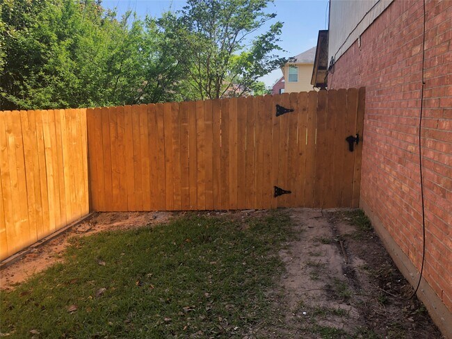 Building Photo - 12427 Chalmette St