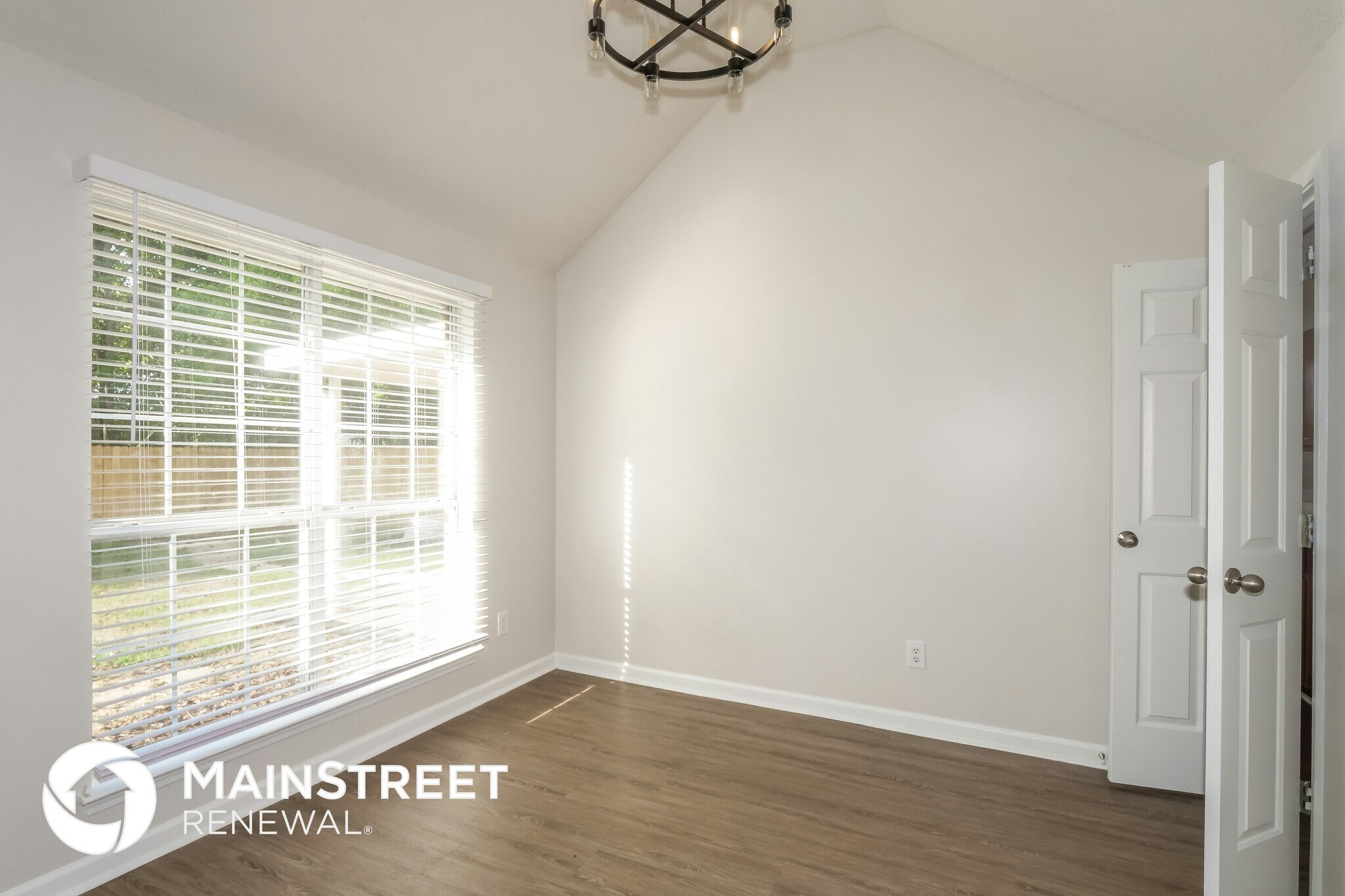 Building Photo - 4451 Lunsford Dr