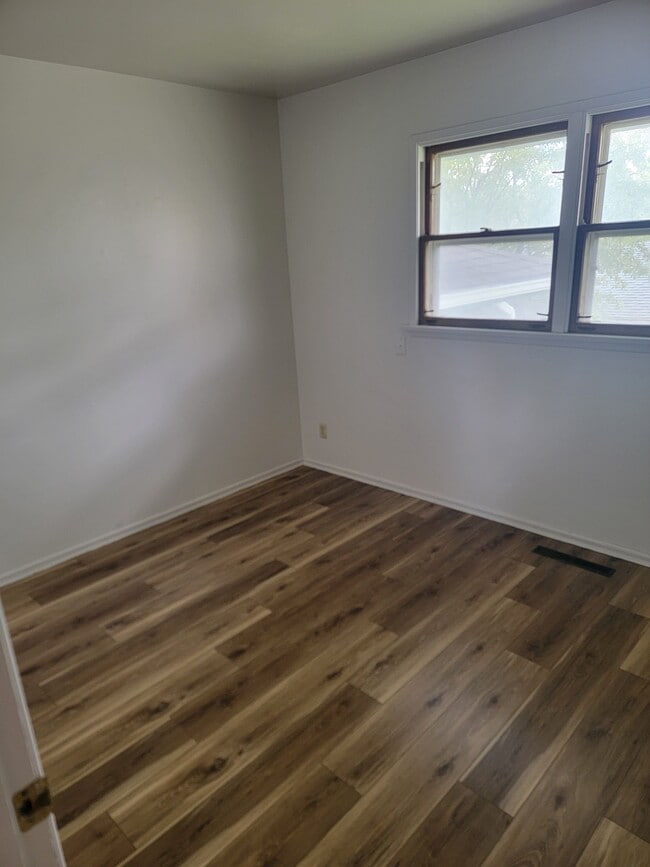 Building Photo - 1702 Edgar St