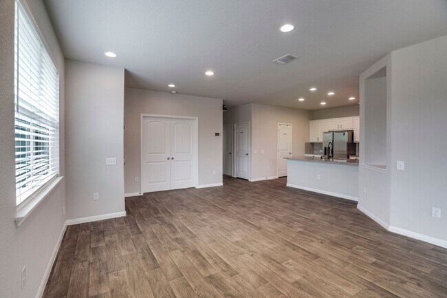Building Photo - 14201 Handel Dr
