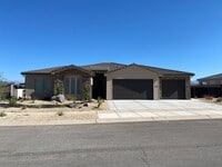 Building Photo - BRAND NEW HOME IN HURRICANE!!!