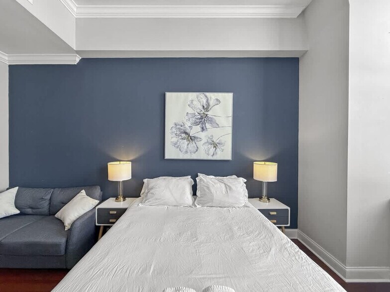 Building Photo - 1421 N 5th St