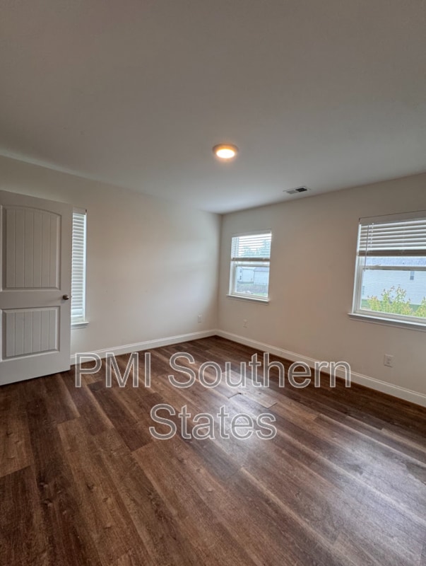 Building Photo - 407 Albus Dr