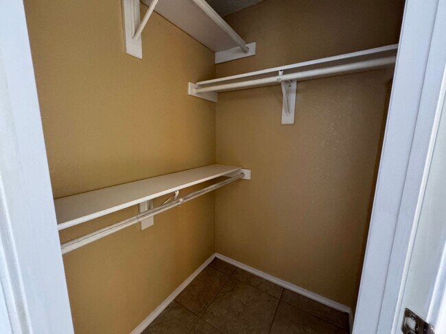 Building Photo - 3606 Rainforest Ln