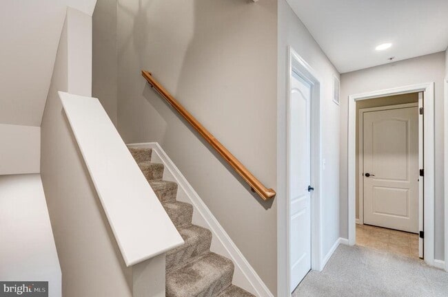 Building Photo - 6515 Dundee Dr