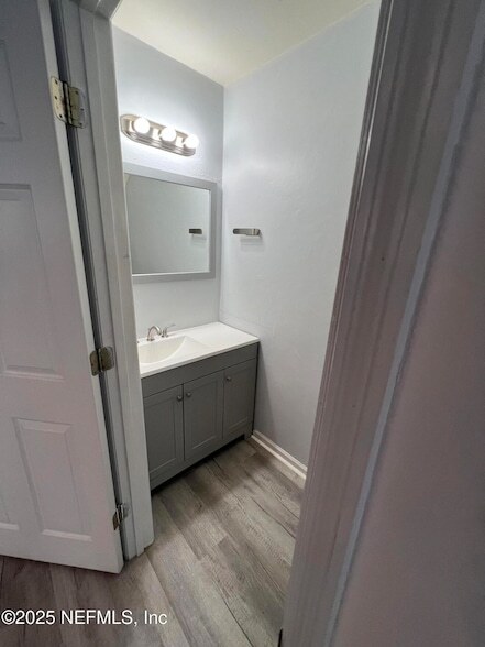 Building Photo - 3057 Camelliawood Cir E