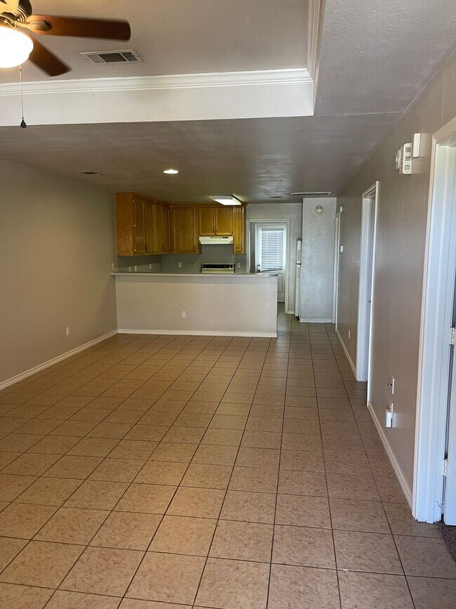 Building Photo - College Station - 3 bedroom/2 bath Duplex ...