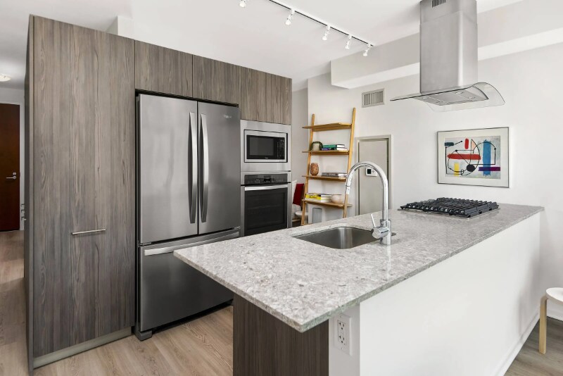 Building Photo - 235 E Illinois St