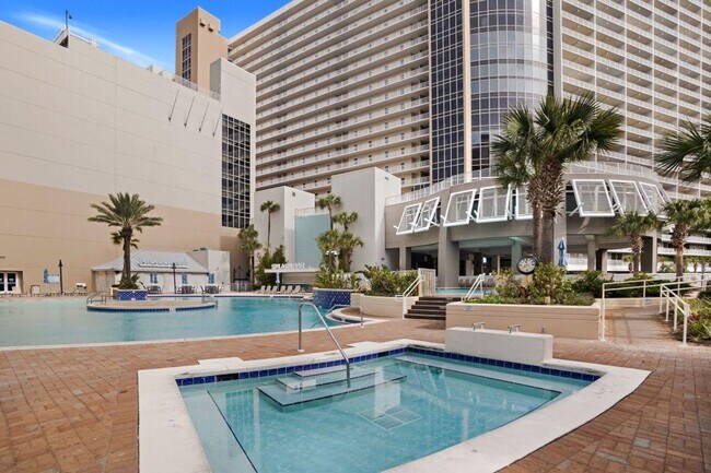 Building Photo - 9860 S Thomas Dr