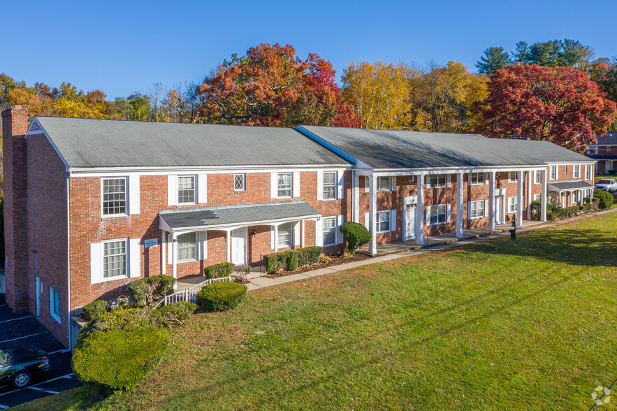 Primary Photo - Winthrop Court Apartments