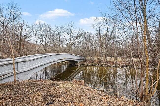 Building Photo - 1245 Island Dr