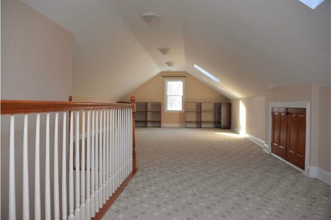 Building Photo - 15 Hay Rd