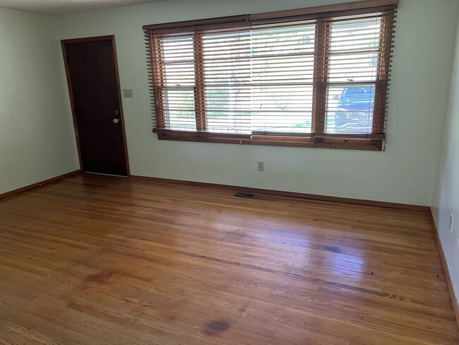Building Photo - 4231 Sevierville Pike