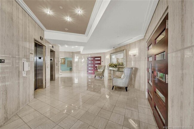Building Photo - 9650 S Ocean Dr