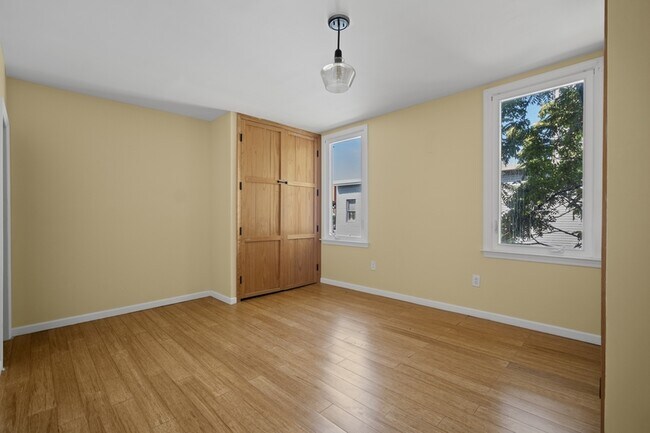 Building Photo - 6 Rademan Pl