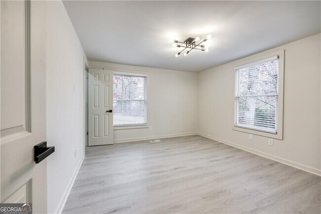 Building Photo - 3254 Newcastle Way