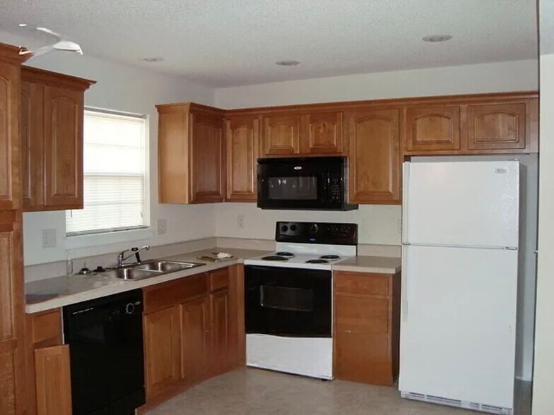 Building Photo - 712 SW Shadow Glen Dr