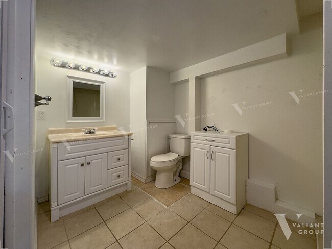 Building Photo - Spacious 4 Bedroom Ozark Home