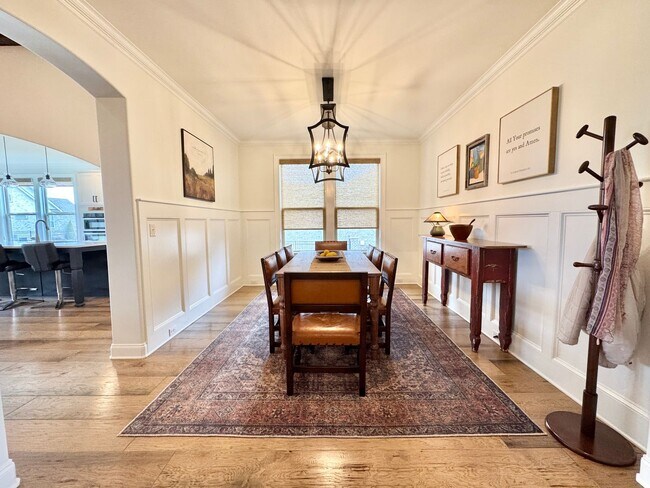 Building Photo - 4 Bedroom Home with Office in Walking Distance to Schools