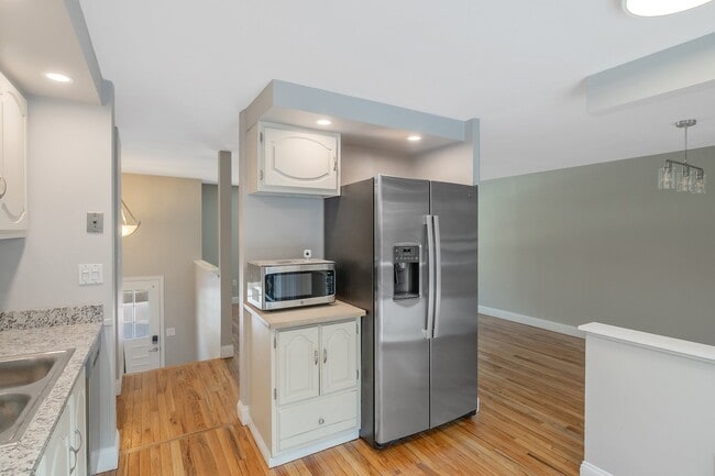 Building Photo - 4210 Trotwood Ln