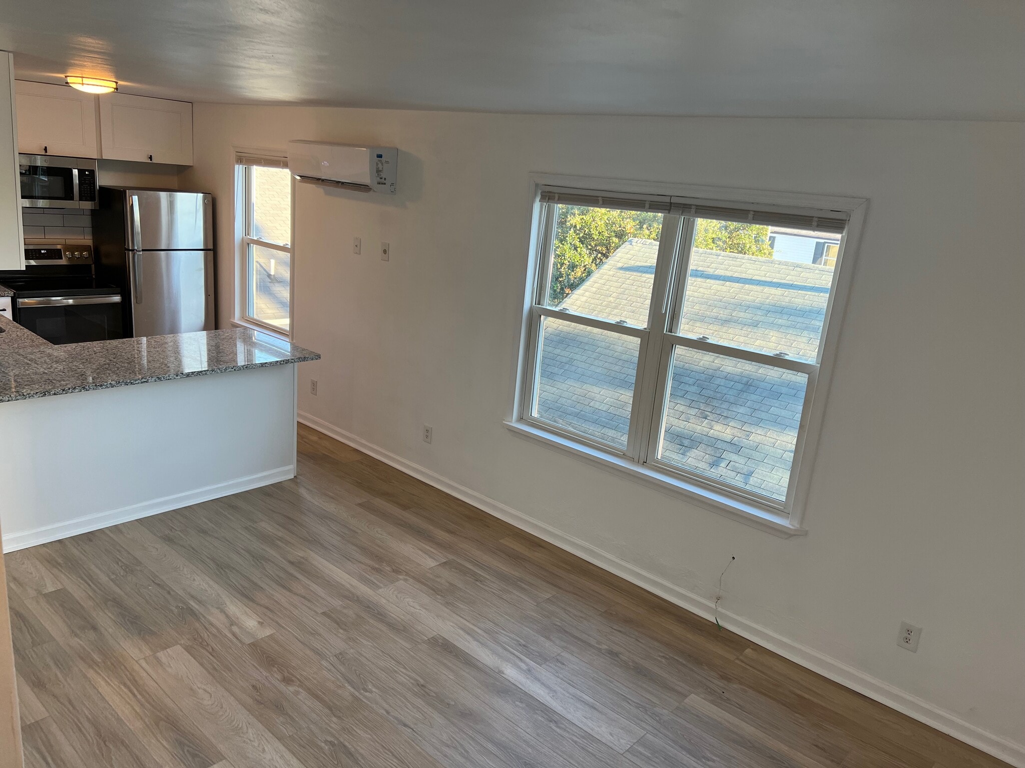 Building Photo - 9604 19th Bay St