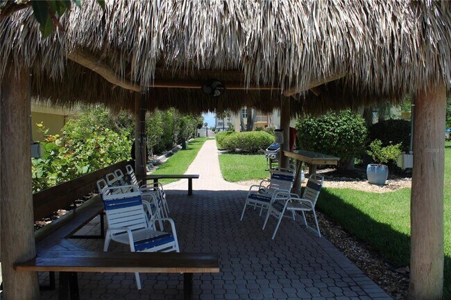 Building Photo - 3810 Gulf of Mexico Dr