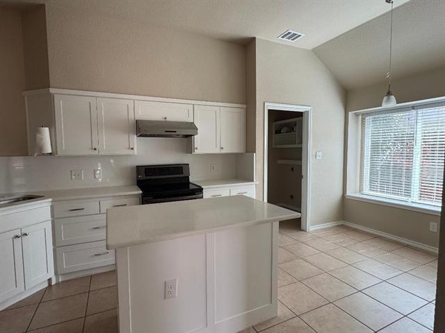 Building Photo - 2069 Whispering Cove