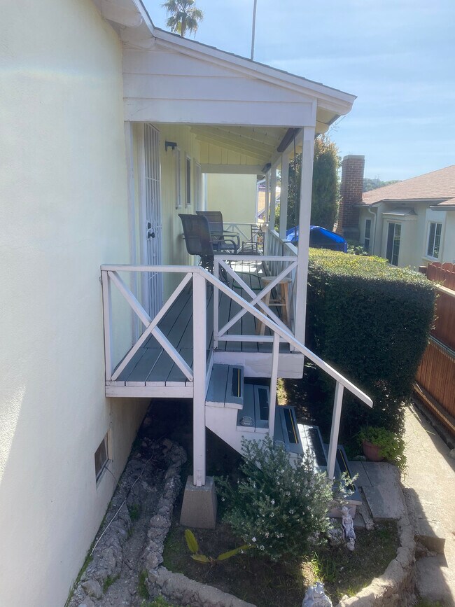 Building Photo - 1577 Chickasaw Ave