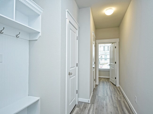 Building Photo - 17201 A Leafroller Dr