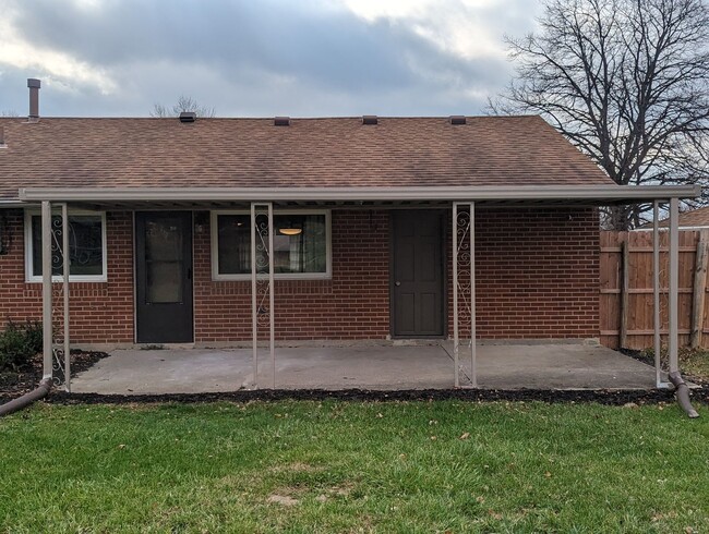 Building Photo - Renovated 3 Bed / 1.5 Bath in Huber Heights