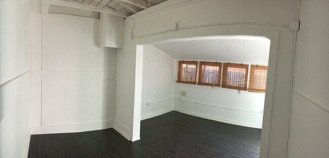 Extra space for office or home gym - 3228 S Carolina St