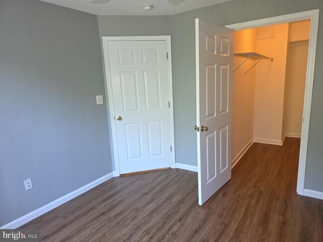 Building Photo - 13800 Farnsworth Ln