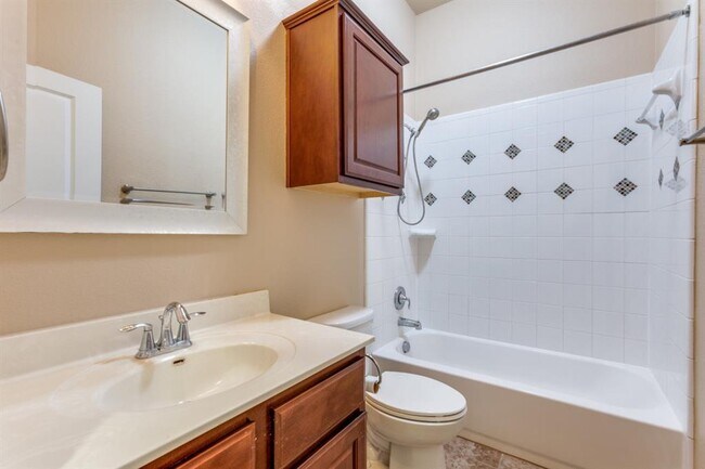 Building Photo - 413 Navigator Dr