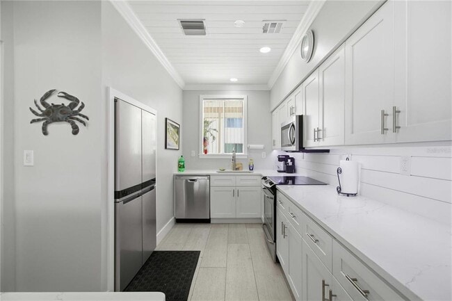Building Photo - 765 John Ringling Blvd