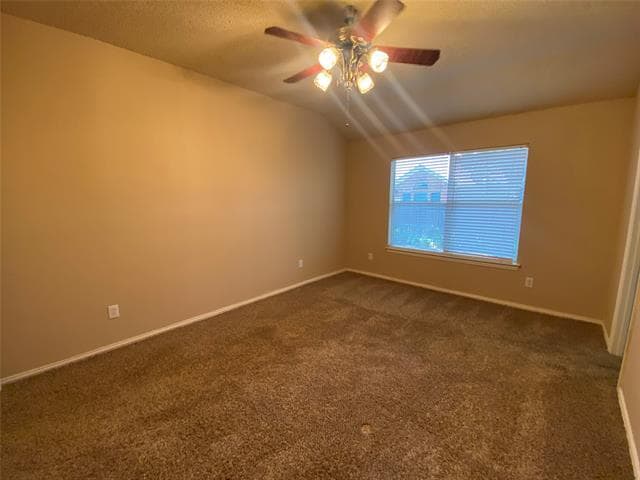 Building Photo - 1042 Palomino Dr