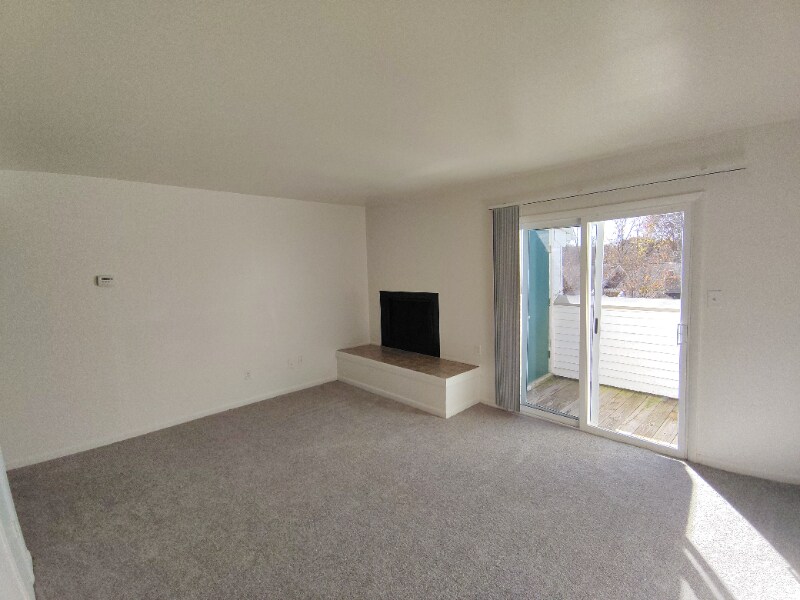 Building Photo - 600 Reusens Rd