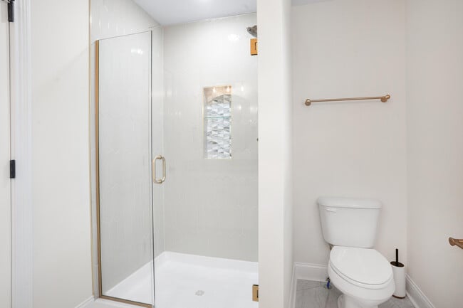 Building Photo - 5013 Bentwood Ct