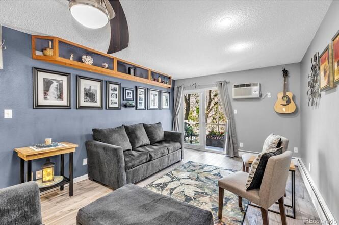 Building Photo - 1250 Golden Cir