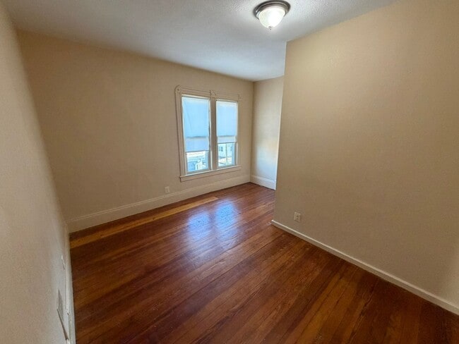 Building Photo - 242-244 Orange Street