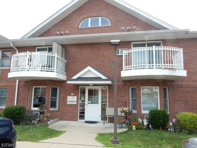 Building Photo - 50 Jane Dr