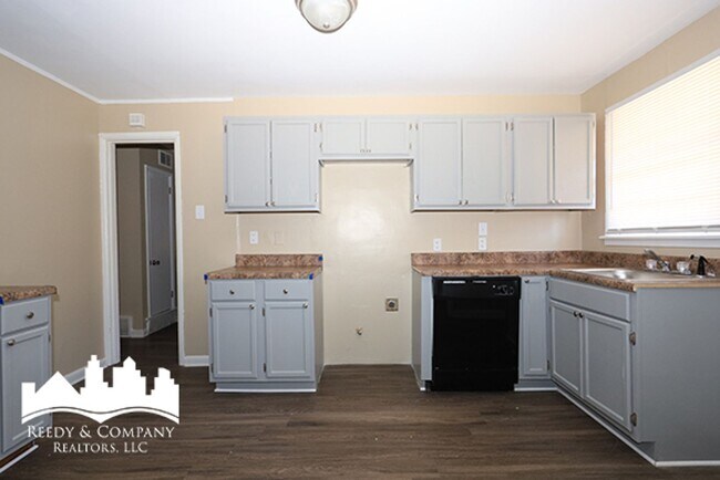 Building Photo - Welcome to 4396 Millbranch!