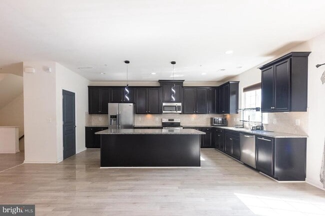 Building Photo - 14766 Malloy Ct