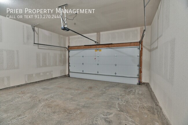 Building Photo - 8801 Findley St
