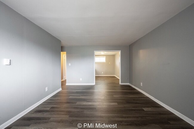 Building Photo - Beautiful 2 Bed, 1 Bath Apartment in Avon ...