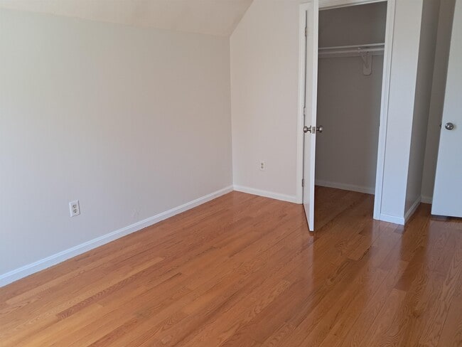 Building Photo - 4 Esquire Cir