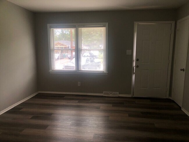 Building Photo - Three Bedroom Ranch Home in Yorkmount! COMING SOON!