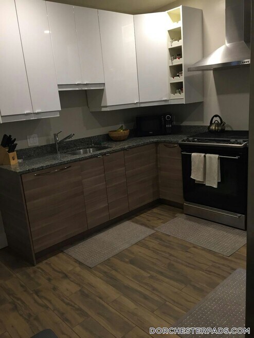 Building Photo - 33 Edison Green