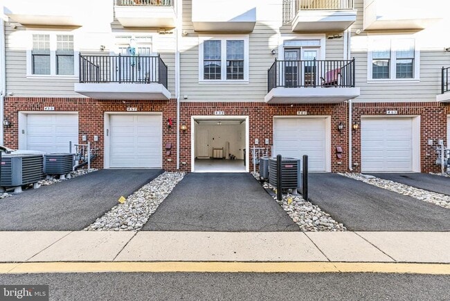 Building Photo - 459 Kornblau Terrace SE