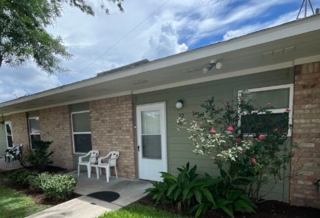 Building Photo - 308 N East St