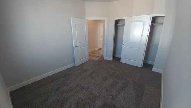 Building Photo - Modern 3 Bed, 2 Bath Pro-Made Rambler in R...